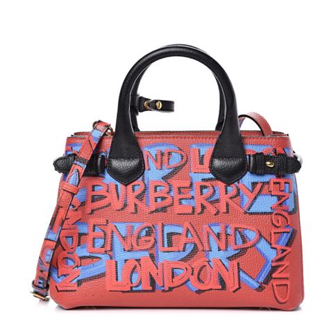 burberry 8002475 grafitti|BURBERRY Grainy Calfskin Graffiti Print Small Banner Tote .